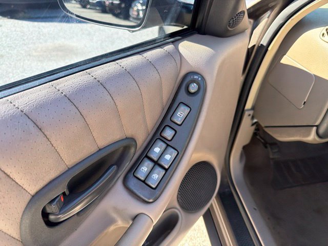 Used 2001 Pontiac Grand Prix GTP w/ Opt Pkg 1 FWD image 13