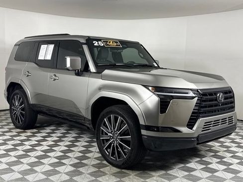 Used 2025 Lexus GX 550 w/ Accessory Package (2T) AWD/4WD image 11