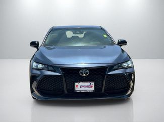 Used 2019 Toyota Avalon XSE FWD video 2