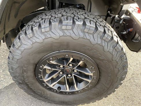 Certified 2025 Jeep Wrangler Unlimited Rubicon image 29