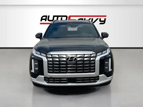 Used 2024 Hyundai Palisade Calligraphy image 2