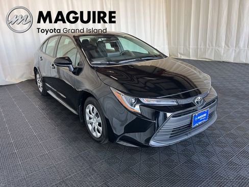 Used 2025 Toyota Corolla LE FWD image 32