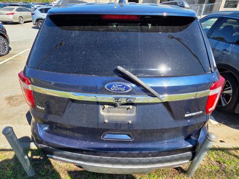 Used 2016 Ford Explorer XLT w/ Equipment Group 202A image 9