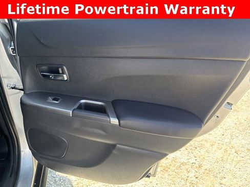 Used 2024 Mitsubishi Outlander Sport SE image 17