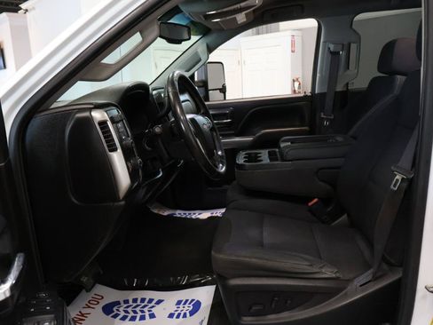 Used 2019 Chevrolet Silverado 2500 LT AWD/4WD image 11