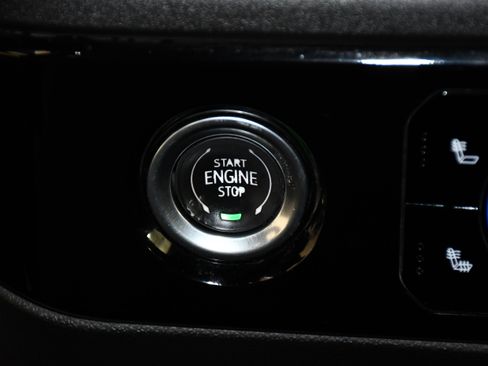 Used 2022 Chevrolet Silverado 1500 LT AWD/4WD image 26