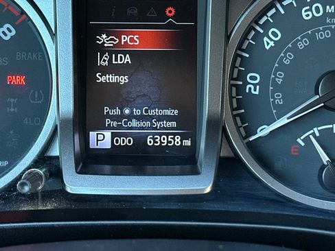 Used 2022 Toyota Tacoma TRD Off-Road image 22