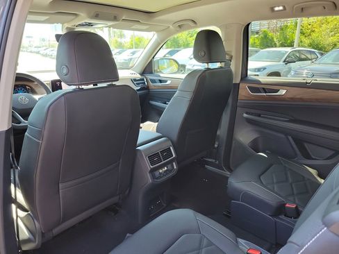 New 2026 Volkswagen Atlas SE image 9
