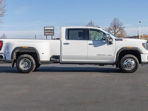 Used 2022 GMC Sierra 3500 Denali image 5