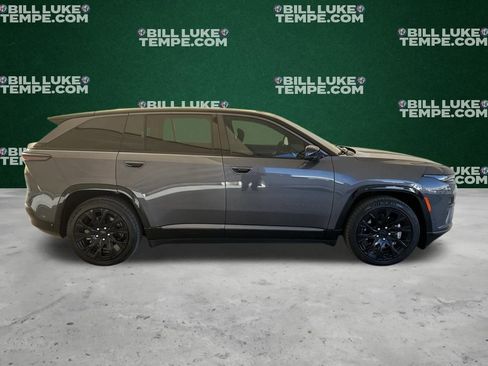 Used 2025 Jeep Wagoneer S Launch Edition image 4