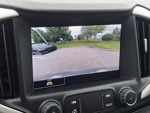 Used 2023 GMC Terrain SLT FWD image 19