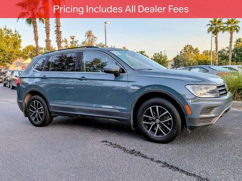Used 2021 Volkswagen Tiguan SE w/ Panoramic Sunroof Package FWD image 2