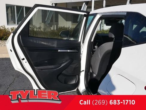 Used 2024 Kia Seltos LX AWD/4WD image 18