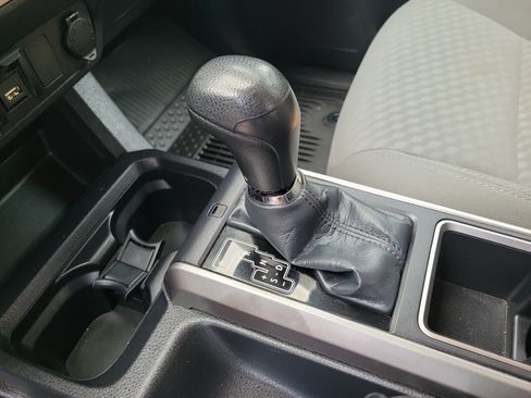 Used 2023 Toyota Tacoma SR5 RWD image 17