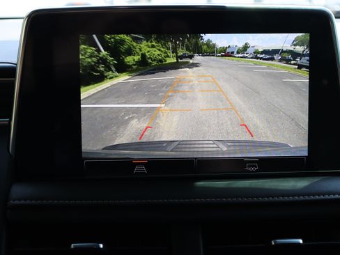 Used 2023 GMC Yukon SLT RWD image 43