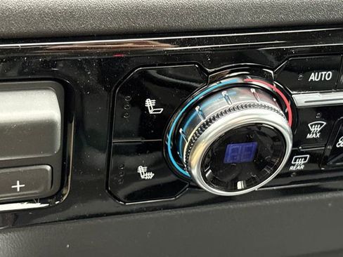 New 2026 GMC Sierra 1500 Elevation w/ Elevation Premium Package AWD/4WD image 9