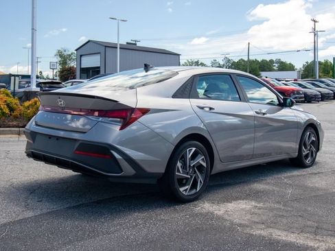 Certified 2025 Hyundai Elantra Sport FWD image 8