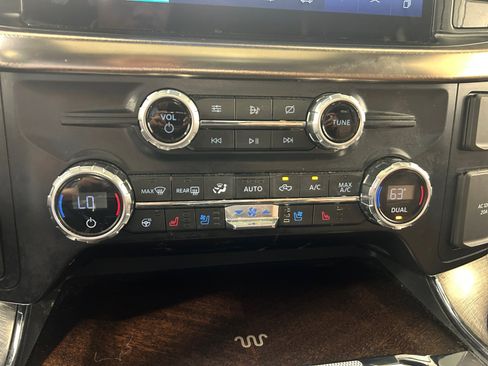 Used 2021 Ford F150 King Ranch w/ Equipment Group 601A High AWD/4WD image 17