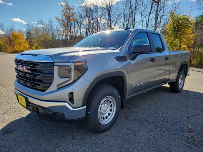 New 2026 GMC Sierra 1500 Pro w/ Convenience Package
