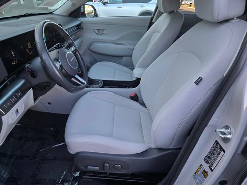 Used 2025 Hyundai Kona SEL AWD/4WD image 15