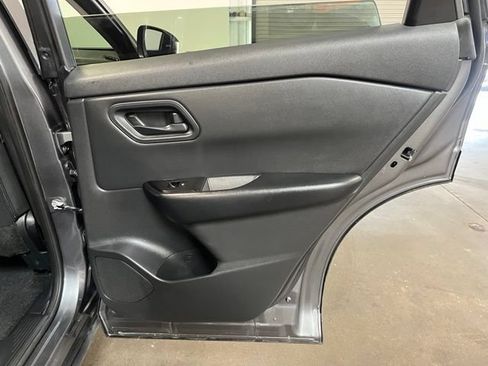 Used 2024 Nissan Rogue S AWD/4WD image 15