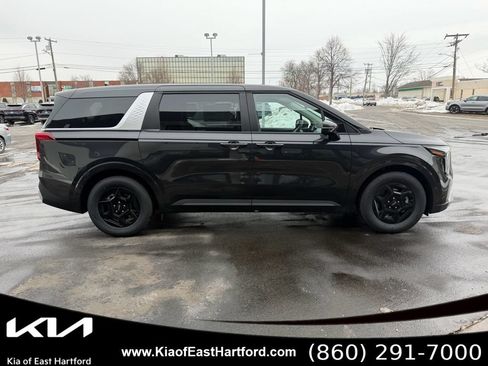 New 2026 Kia Carnival LX FWD image 5