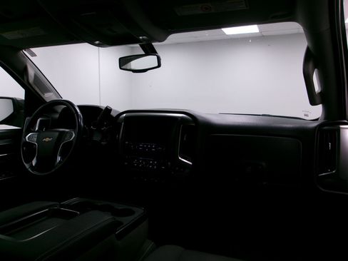 Used 2015 Chevrolet Silverado 2500 LT w/ LT Convenience Package image 3