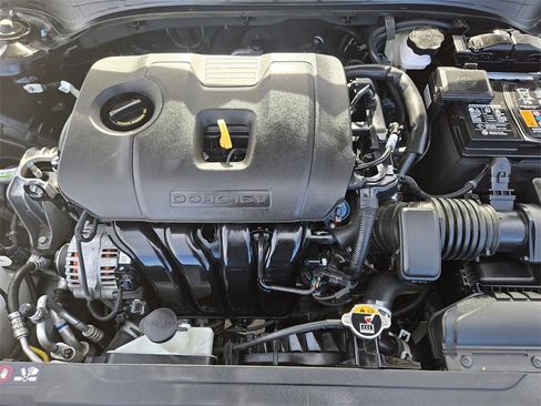 Certified 2024 Kia Forte LXS image 30