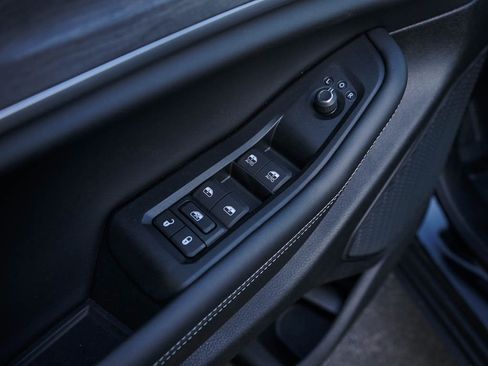 New 2025 Jeep Grand Cherokee Limited image 18