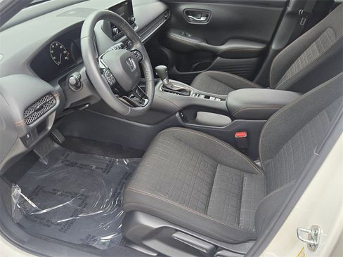 Used 2024 Honda HR-V Sport image 10