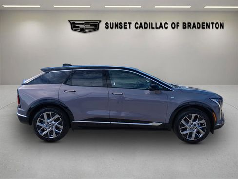 New 2026 Cadillac Optiq Luxury 1 image 3