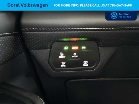 Used 2025 Volkswagen Atlas Cross Sport SE w/ Black Wheel Package image 17