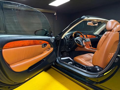 Used 2005 Lexus SC 430 Convertible image 24