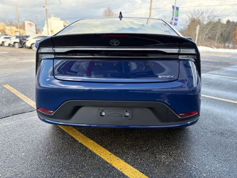 New 2026 Toyota Prius Plug-In Hybrid image 6