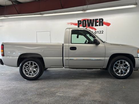 Used 2005 GMC Sierra 1500 SLE w/ Light Duty Power Package RWD image 2