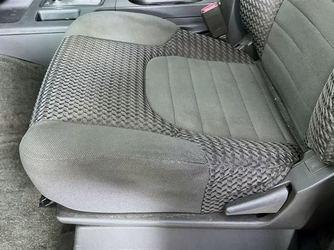 Used 2010 Nissan Frontier SE w/ SE Value Truck Pkg image 27