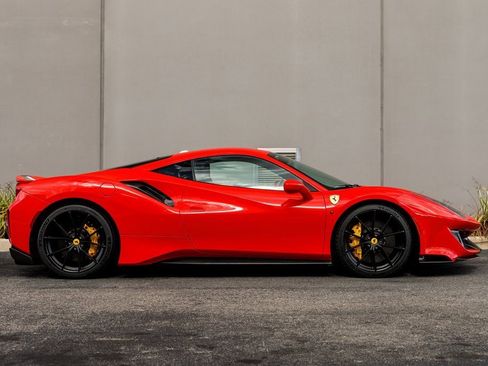Used 2020 Ferrari 488 Pista Coupe image 6
