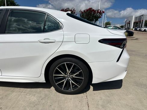 Used 2024 Toyota Camry SE FWD image 18