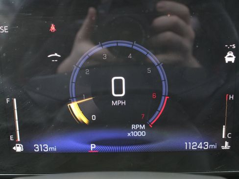 Used 2025 Chevrolet Trax RS w/ Sunroof Package image 33