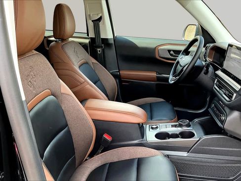 Certified 2025 Ford Bronco Sport Outer Banks w/ Outer Banks Tech Package+ AWD/4WD image 14