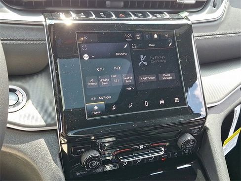 New 2025 Jeep Grand Cherokee 4WD image 15