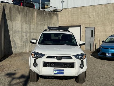 Used 2022 Toyota 4Runner Trail Special Edition AWD/4WD image 12