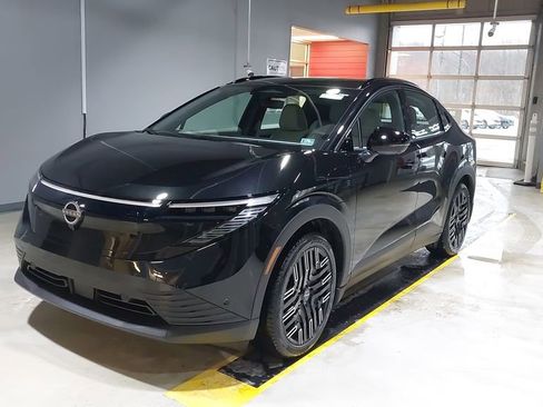 New 2026 Nissan Leaf Platinum+ w/ Cargo Package (Platinum+) FWD image 18