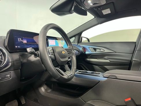 Used 2024 Chevrolet Equinox EV LT image 20