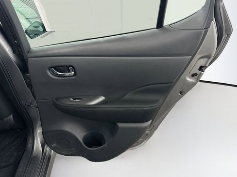 Used 2023 Nissan Leaf S image 30