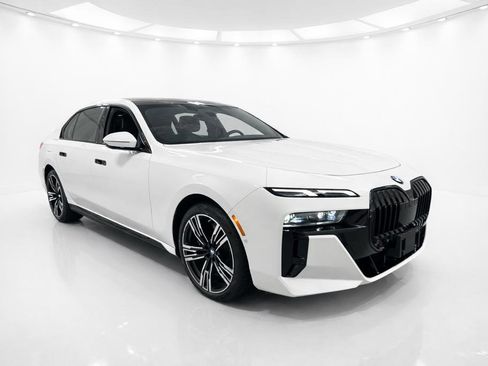 Used 2023 BMW 760i xDrive 760i xDrive image 1