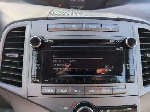 Used 2012 Toyota Venza LE AWD/4WD image 19