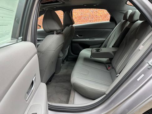 Used 2024 Hyundai Elantra SEL w/ Convenience Package FWD image 25