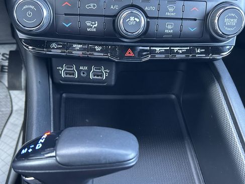 Used 2022 Dodge Durango GT image 31