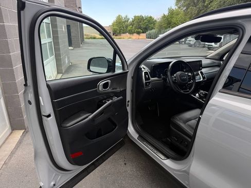 Used 2022 Kia Sorento SX AWD/4WD image 16